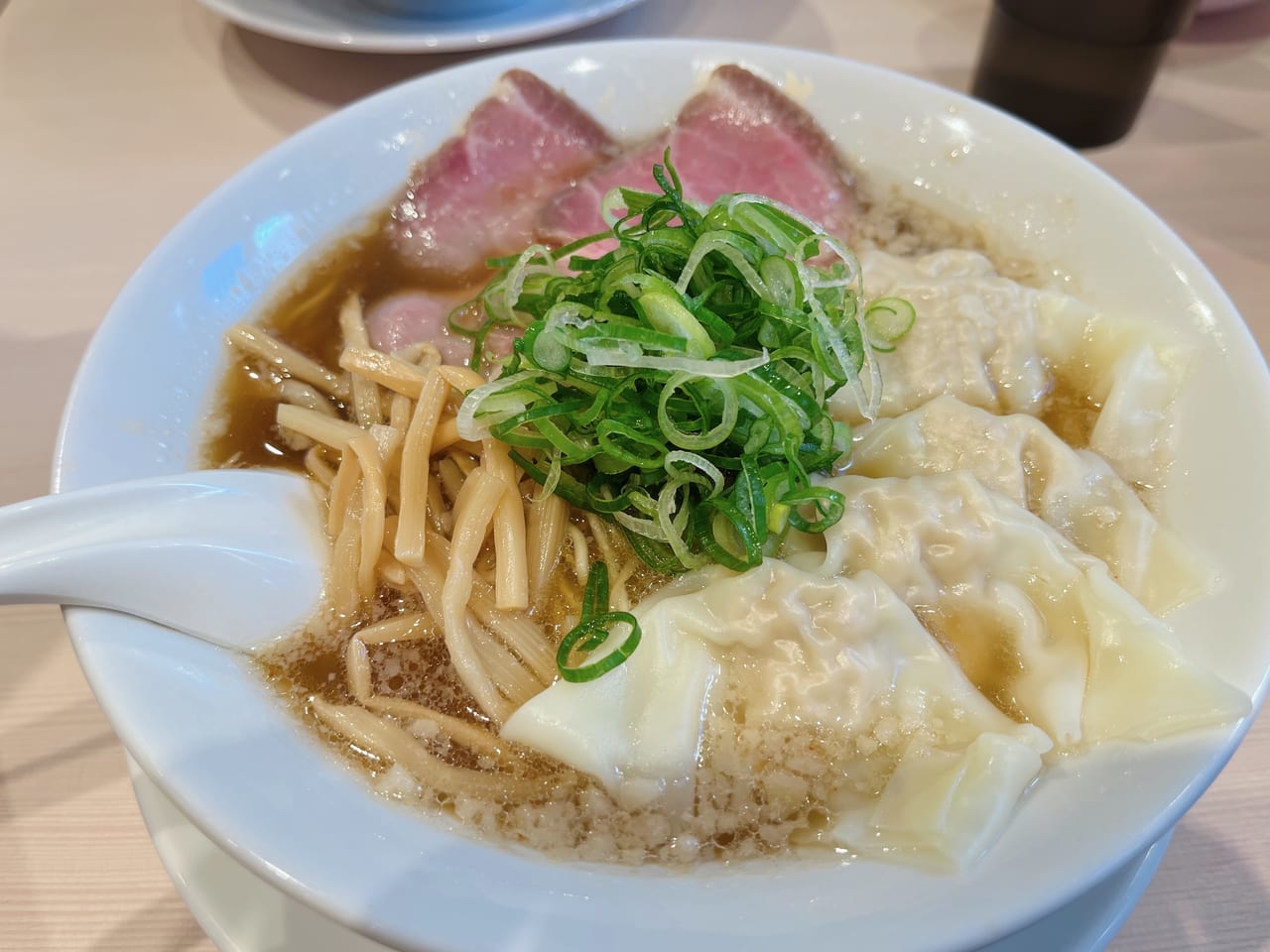 京都ラーメン森井南林間店のワンタン麺
