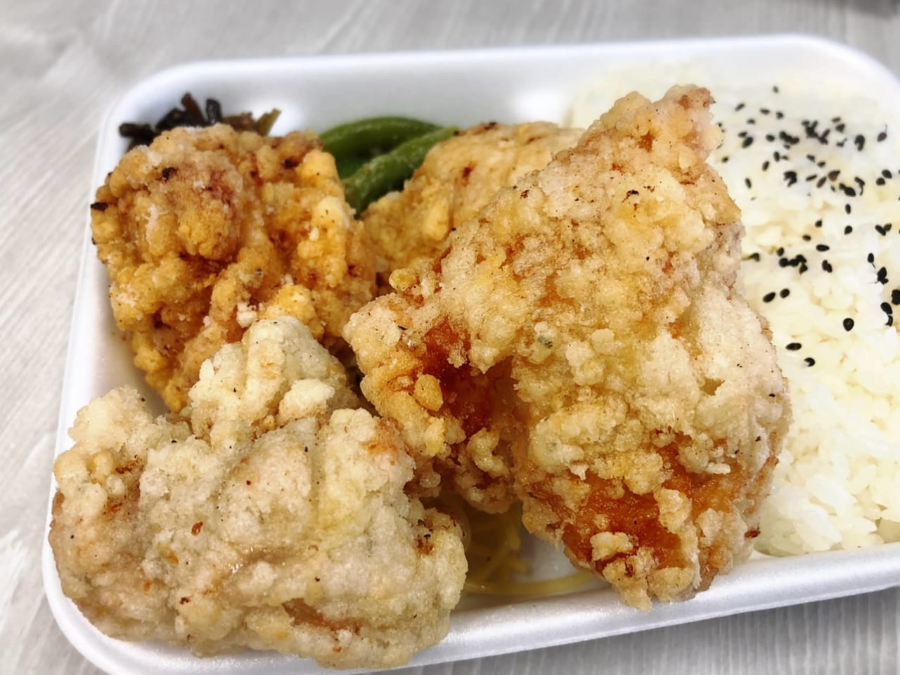 HACHINANA KITCHEN.
