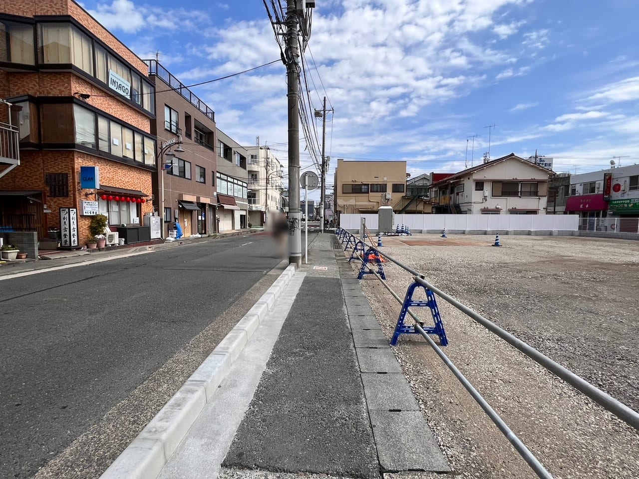 桜ヶ丘駅東口の店舗建設予定地