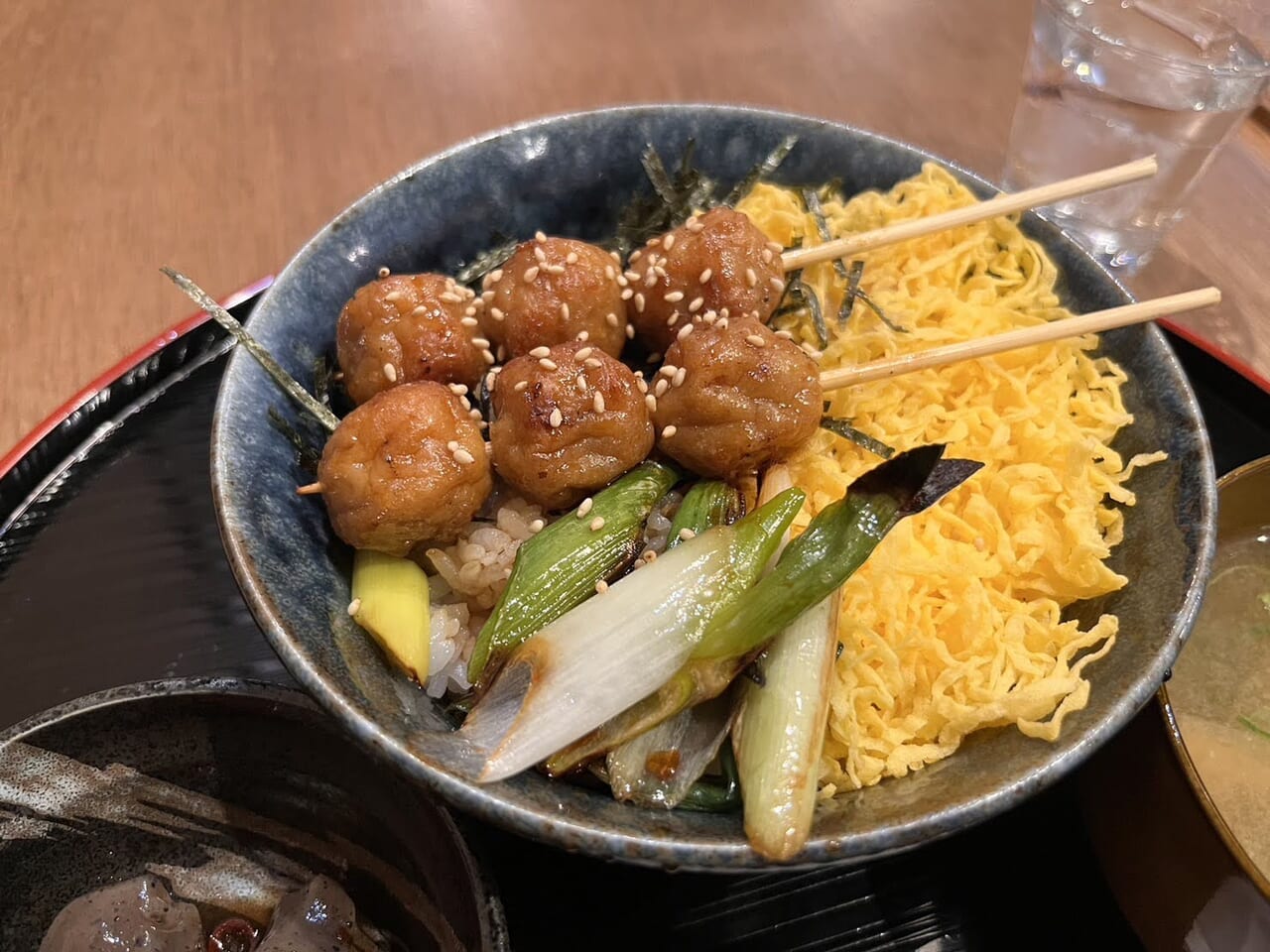 とりせい茶屋のつくね丼