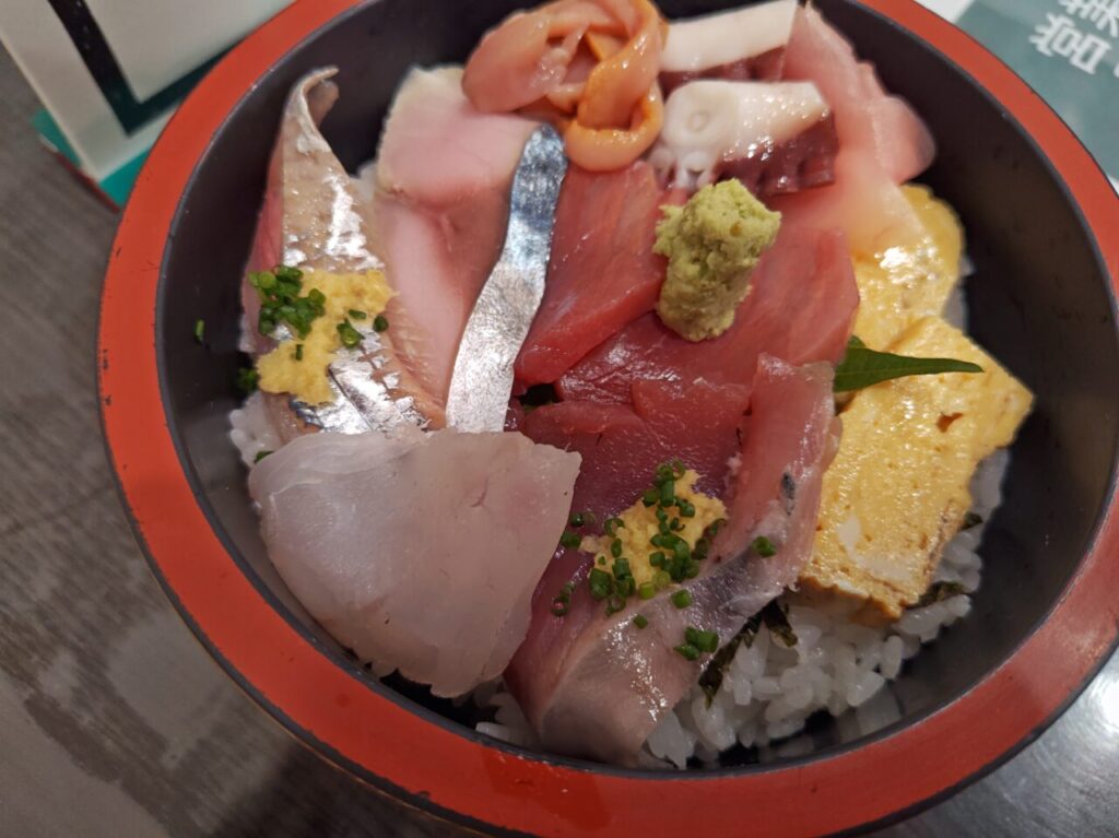 chirashi sushi