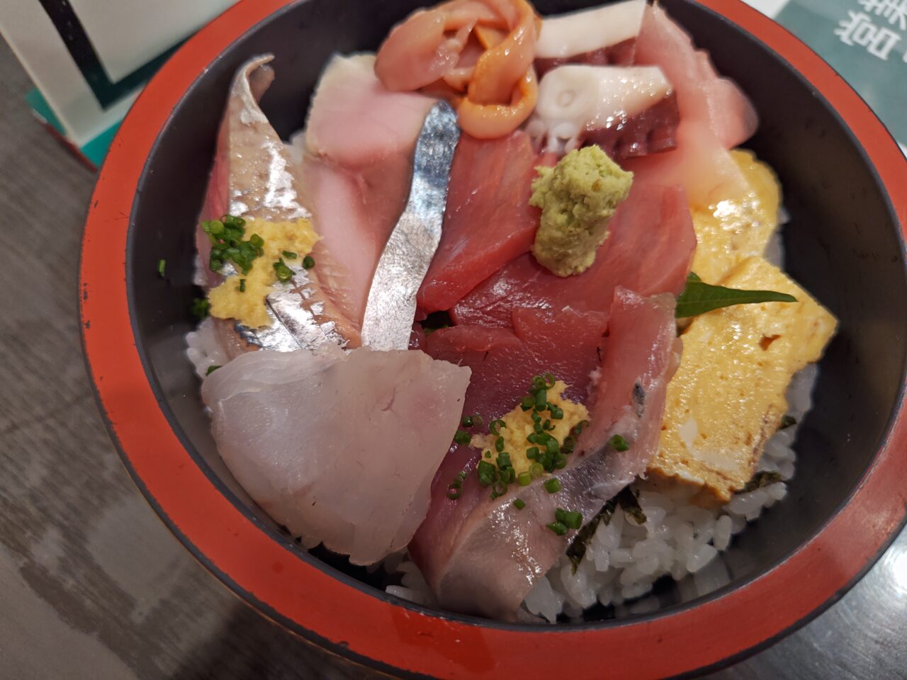 chirashi sushi
