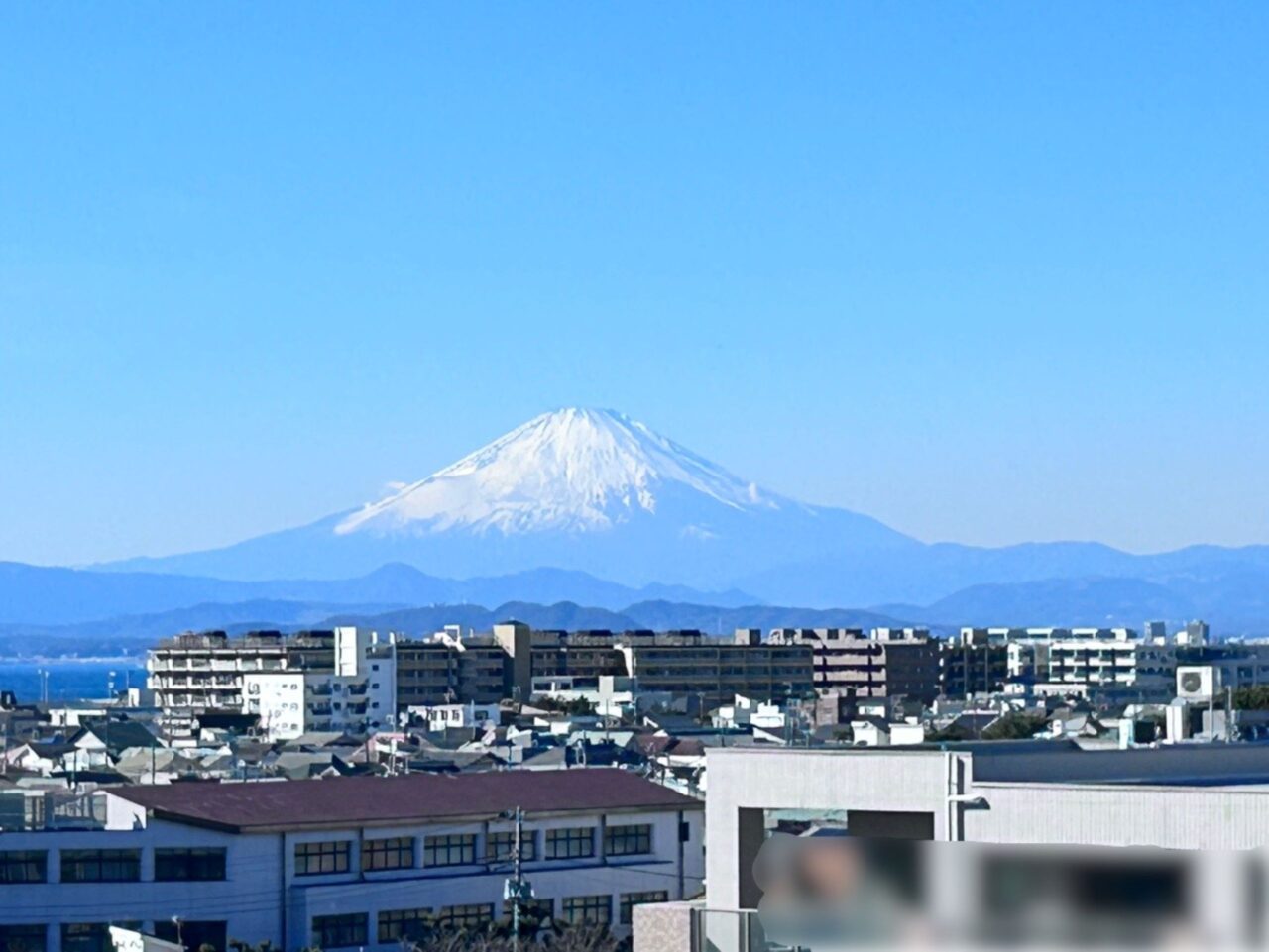 湘南モノレール湘南江の島駅ルーフテラスからの富士山