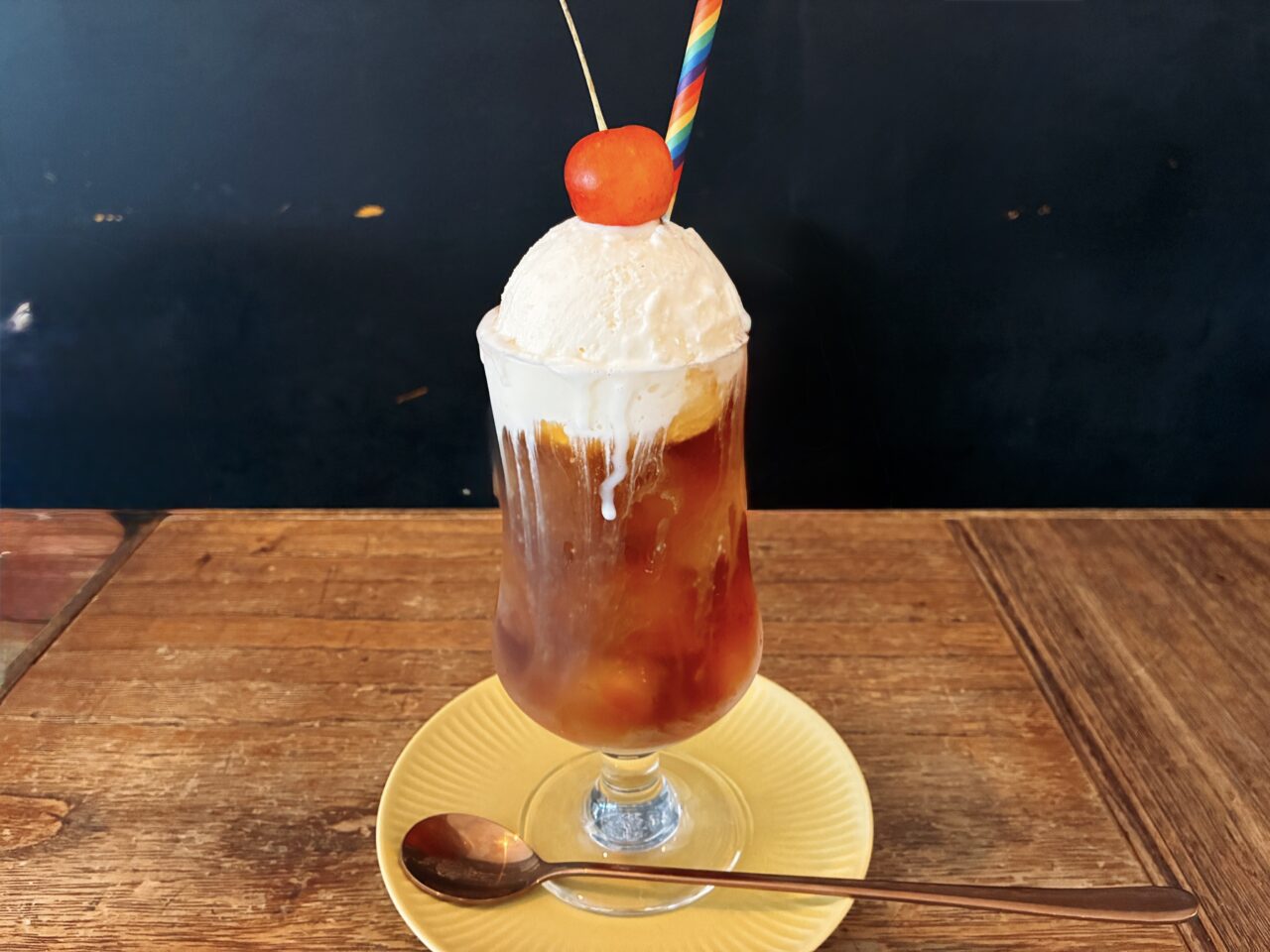 横浜マルニカフェダイニング