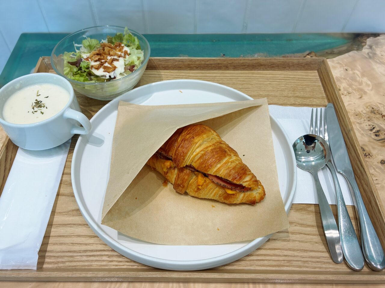 KiiTOS CAFE
